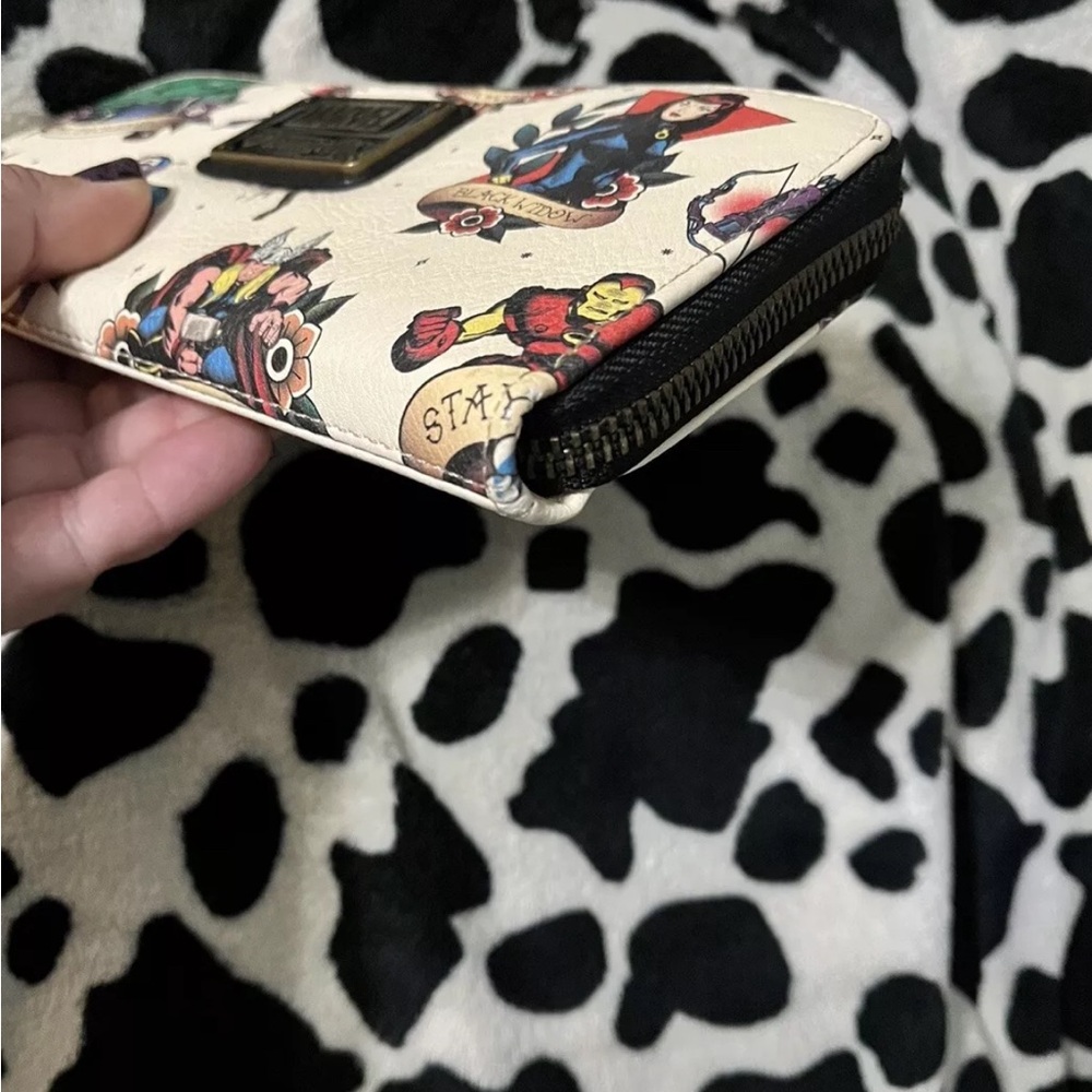 Marvel tattoo loungefly wallet heart logo - Picture 5 of 8